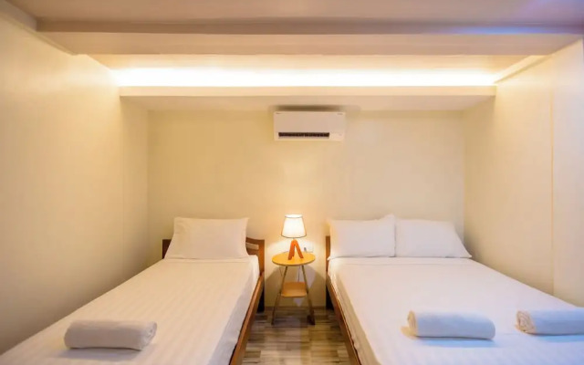 Alona Beach Side Inn
