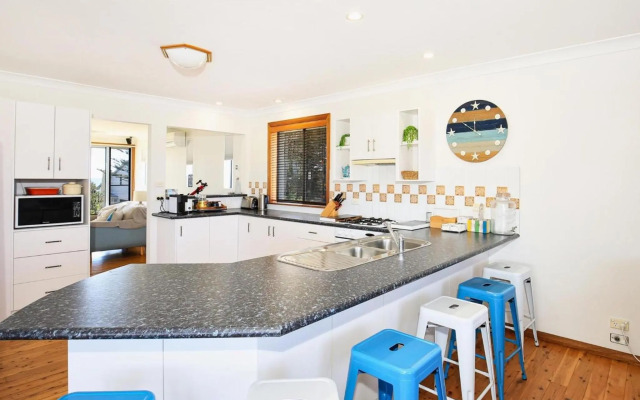 Shores - Pet-Friendly - 1 Min Walk to Beach