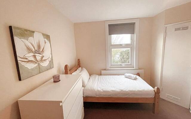 Borden Terrace by Kasar Stays