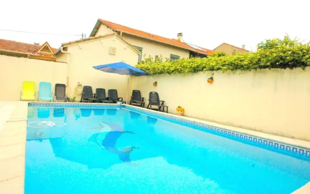 Holiday Home Near the Historic Center of Avignon