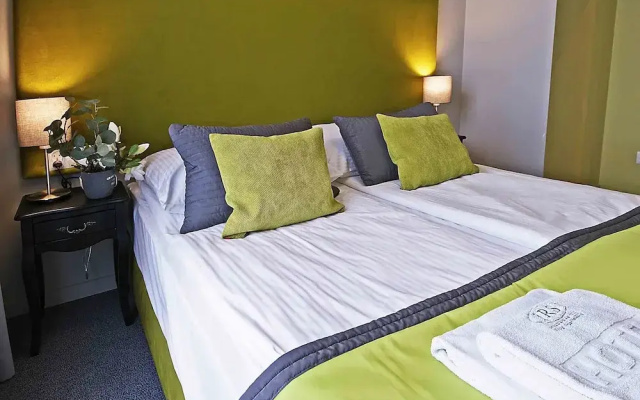 IRS ROYAL APARTMENTS - IRS Brabank