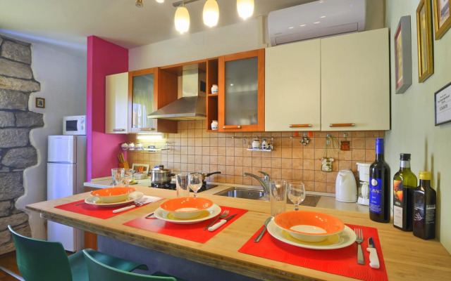 Top Center Apartment