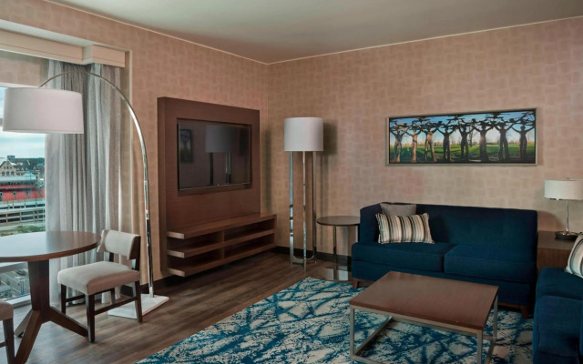 Buffalo Marriott at LECOM HARBORCENTER