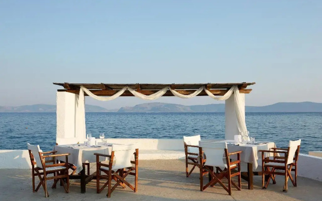 Hydra Beach Resort