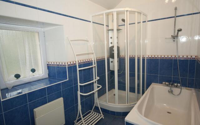 Spacious Holiday Home in Besse With Swimming Pool