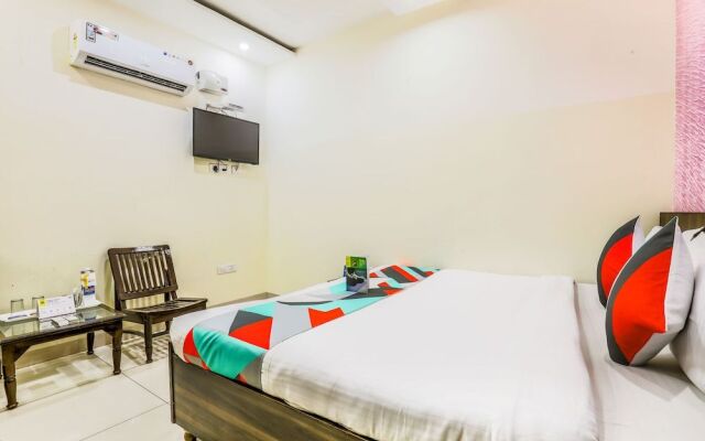 Fabhotel New Dk Palace