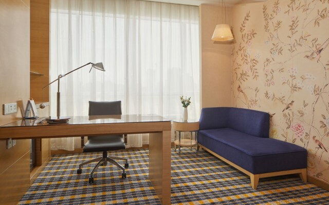 Grandskylight Hotel