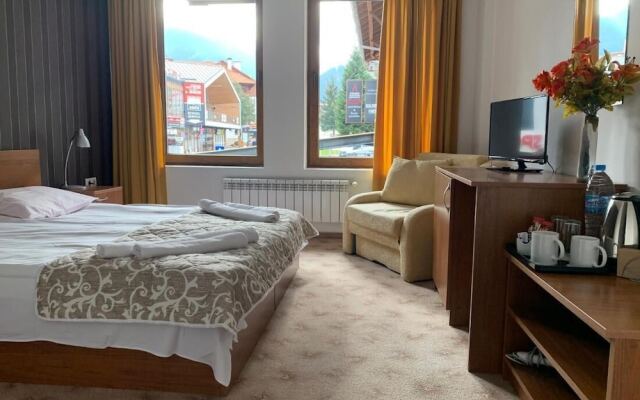 Apartment Stayinn Granat in Bansko - Next to Gondola Lift, Perfect for 3 Guests