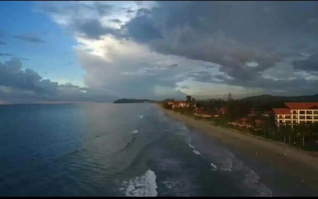 Sabah Beach Villas & Suites