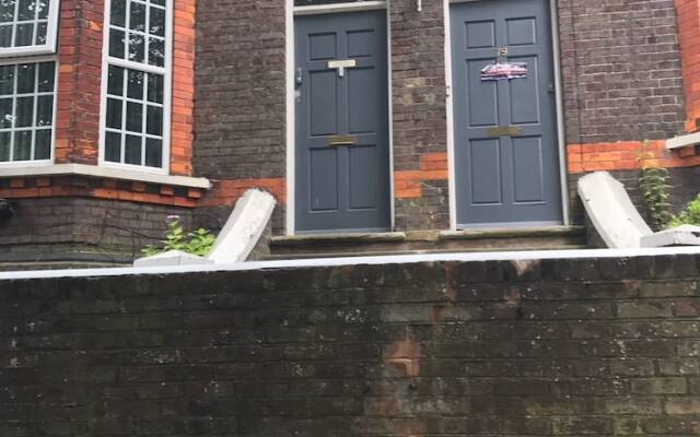 Junction 10 Budget Travel Accommodation