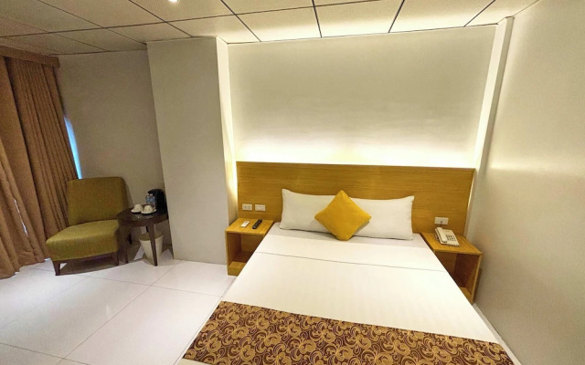 LuxeLite Suites Pasay