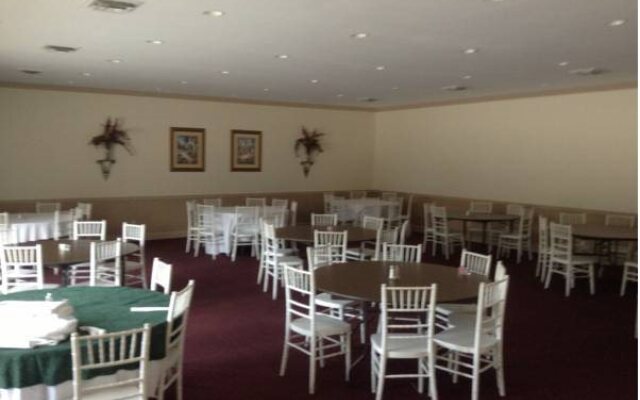 Winton Inn & Suites
