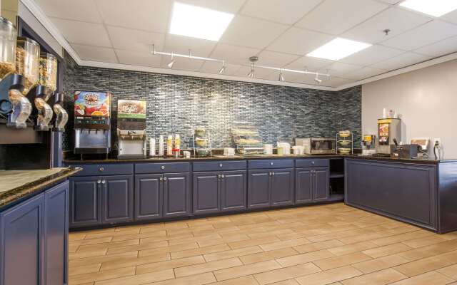 Quality Inn & Suites CVG Airport
