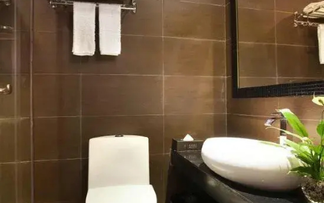 Yayuan Caitian Hotel