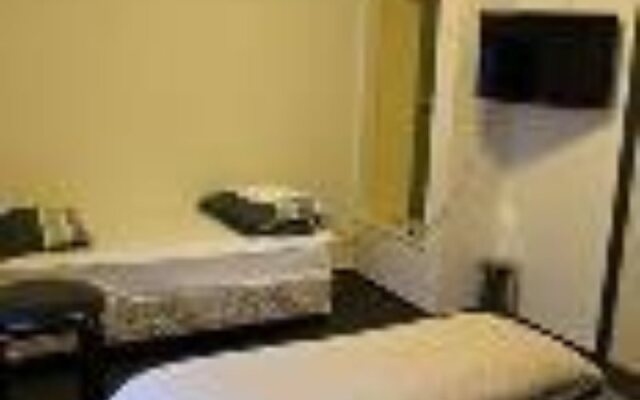Eagles Nest Backpackers