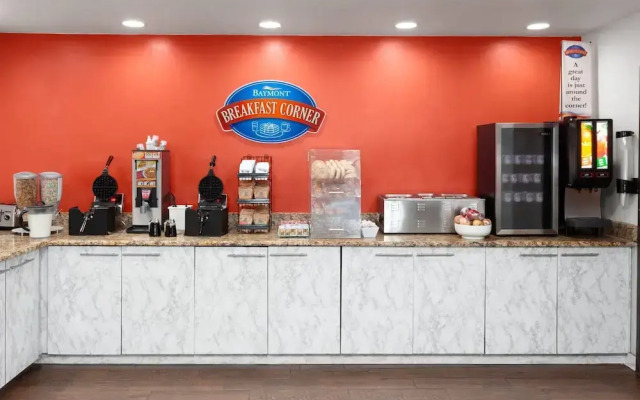 Baymont Inn and Suites Green Bay