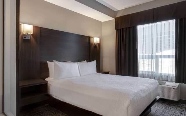 Days Inn & Suites by Wyndham Warman