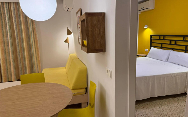 Poniente Playa Aparthotel