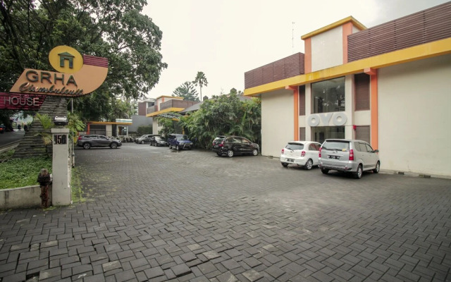 Collection O 295 Grha Ciumbuleuit Guest House