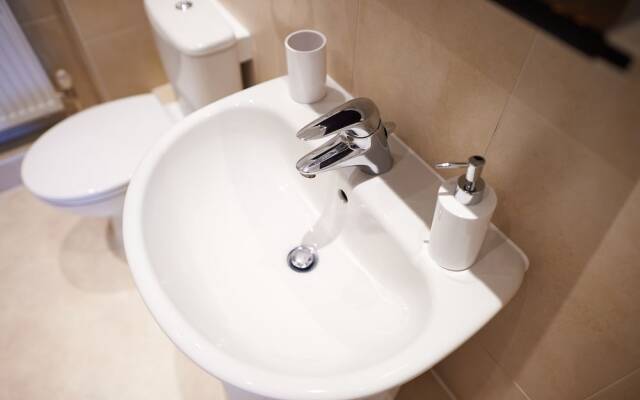 Two Bed - Close to North Station and Hospital