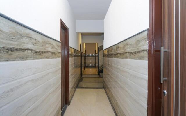 Golden Cafe by OYO Rooms