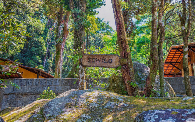 Sitio na Serra dos Orgaos com rio de aguas cristalinas
