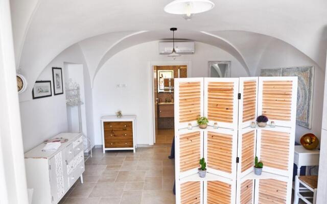 Equorum Prospectus 2 - OSTUNI CENTRO - Guest House