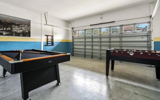 Spacious Getaway With Pool, Near Orlando Parks