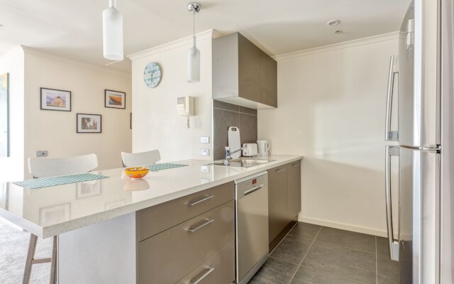 South Melbourne 2 Bed Parking
