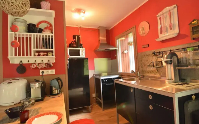 Lively Holiday Home With Garden, Barbecue, Garden Furniture