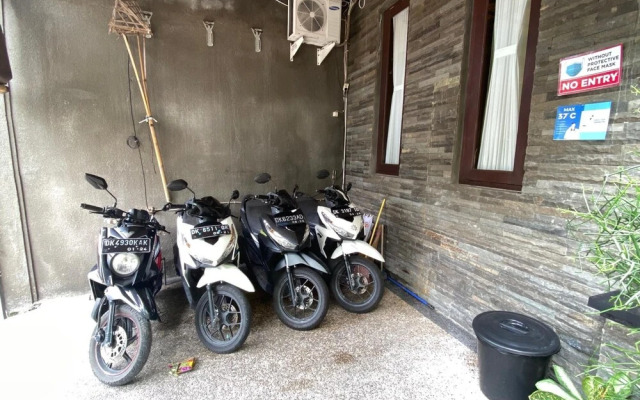Suwardika Homestay and Dormitory - Hostel