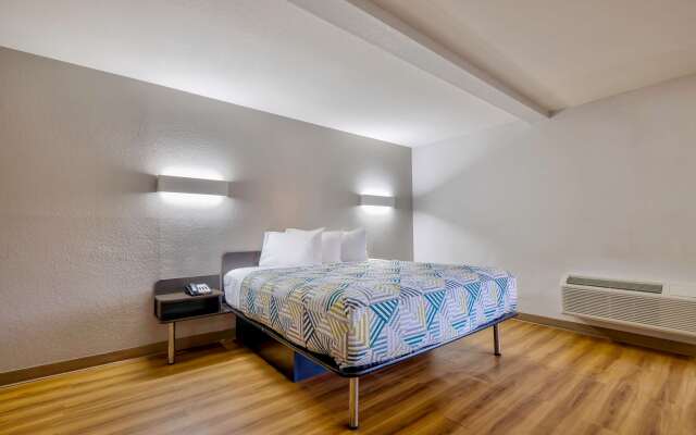 Motel 6 Little Rock, AR - South