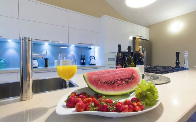 Luxury at Villa Cama - Your Dream Vacation Rental!