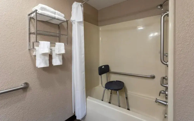 GrandStay Hotel & Suites - Waunakee