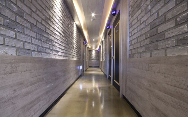 Gumi Wonpyeong-dong Hotel V2