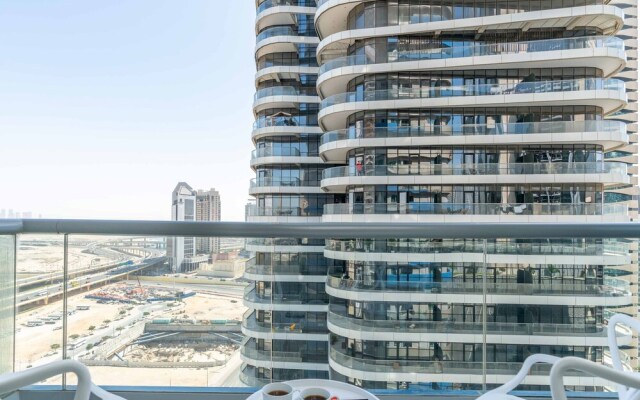 Dream Inn - Damac Mall Street