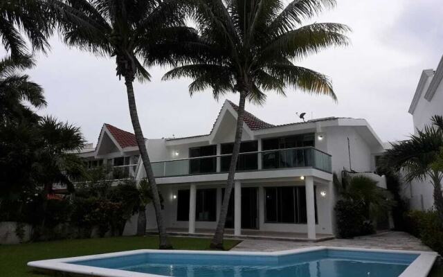 Casa Quetzal Cancun - 4 Br Home