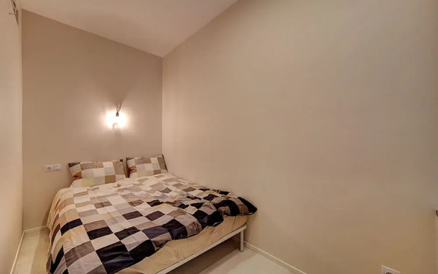 Home4day Apartment on Griboyedov Canal