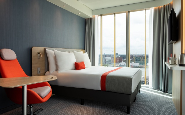 Holiday Inn Express Amsterdam - North Riverside by IHG - Image 4