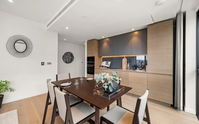 Luxury two Bedroom Apartment in East London s Docklands