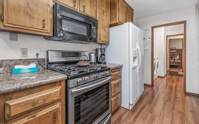 107 - Lakeview Cozy Retreat