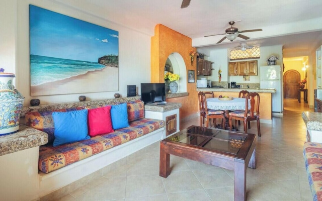 Ocean View 1Br Condo-balcony-beach-pool - 301