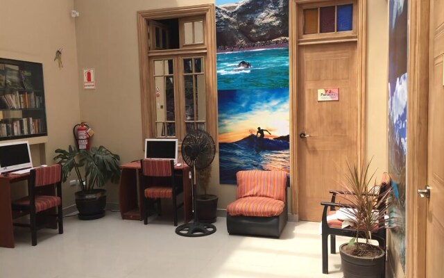 Hostal Alpes Lima