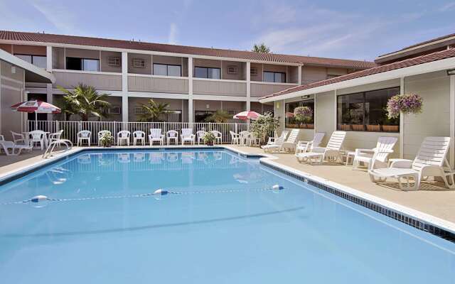 Ramada by Wyndham Portland Airport