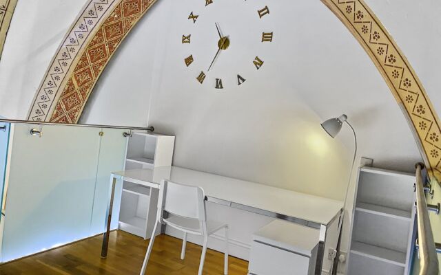 Rare 1-bed Church Converted Apartment in London