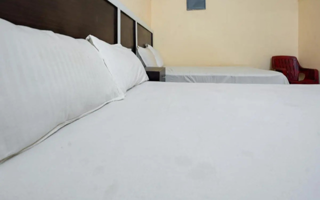 Oyo Flagship 805122 Hotel Garuda Inn