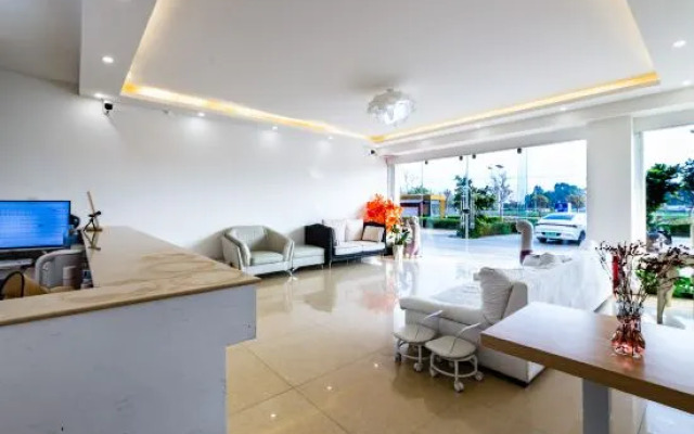 Fuxian Lake Mountain Fengyuyue Homestay