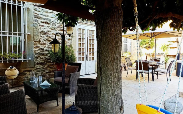 Demeure Vigneronne De Charme B&B