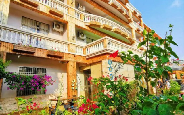 Feronia Hotel (Beihai Weizhou Island)