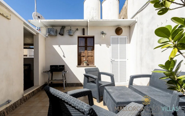 Spacious Villa With Garden